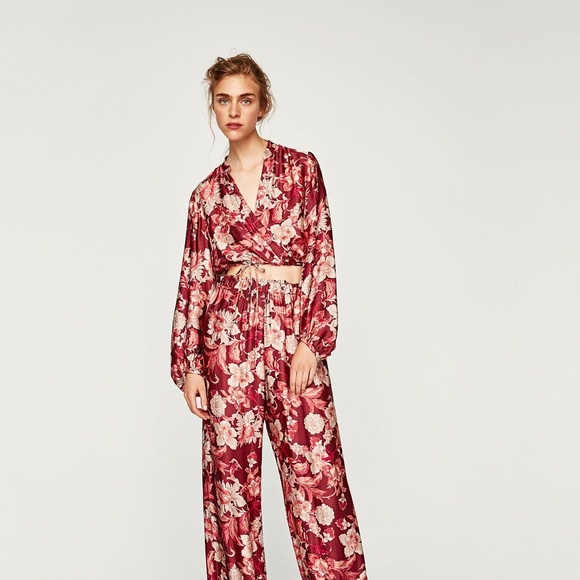 Zara Tops - Zara floral print crop wrap top balloon sleeves